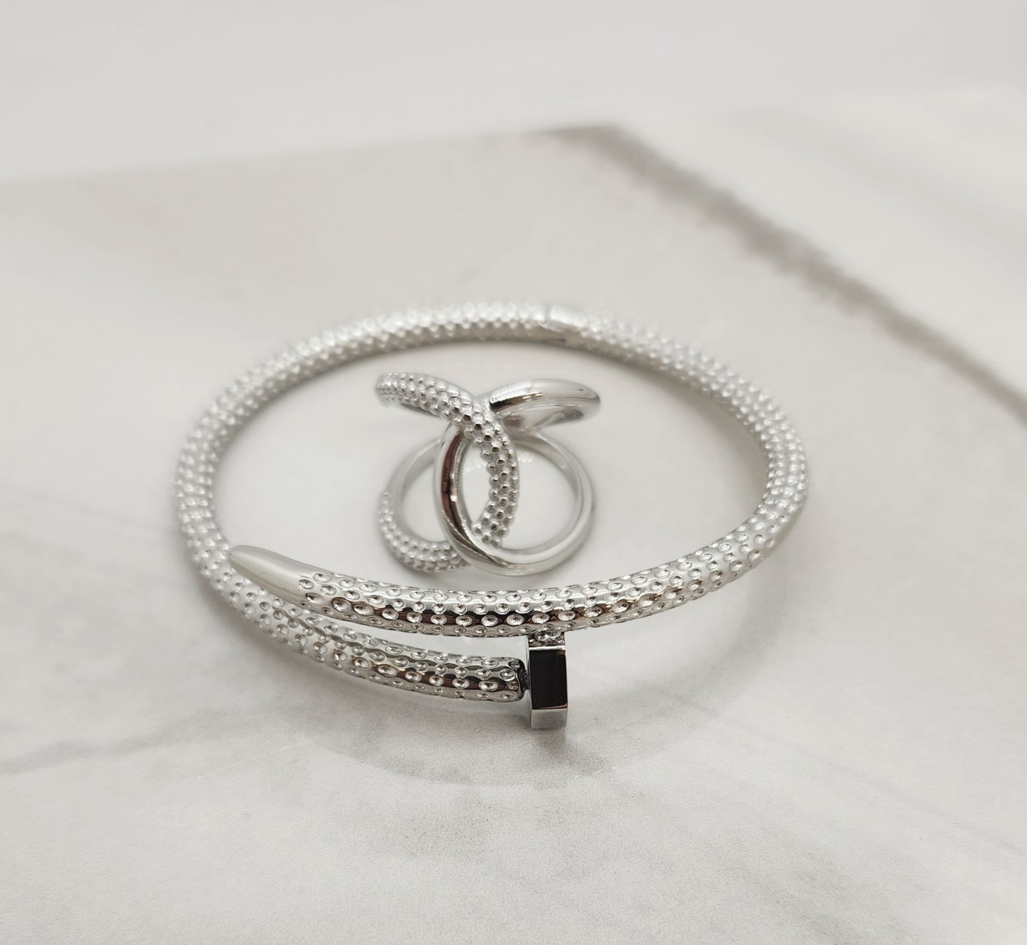 ✨ Luxe Nail Bracelet & Ring Set 💛
